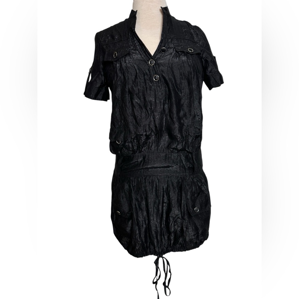 Black short dress, 100% Polyester . Medium size .